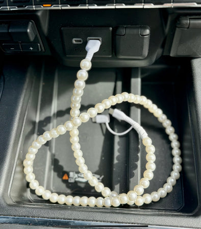 White Pearl Phonecharger